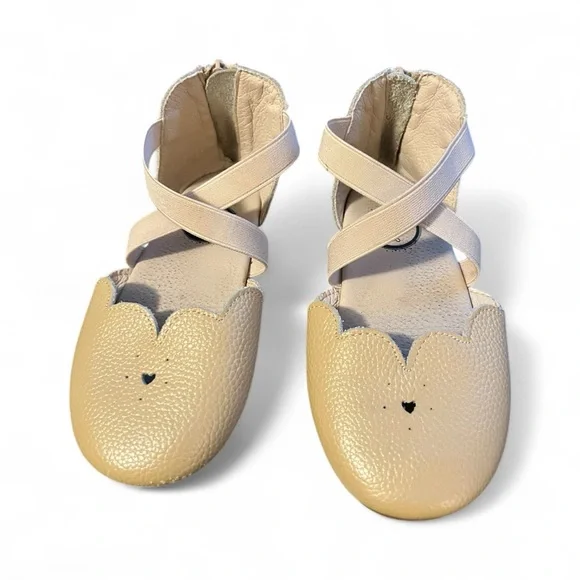 Elegant leather tan Kids Dress Shoes with Heart Accent - Picture 3 of 7